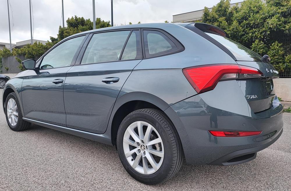 Skoda Scala 1.6TDI DSG 116cv. 85kw.... Ambition Hatchback Diesel
