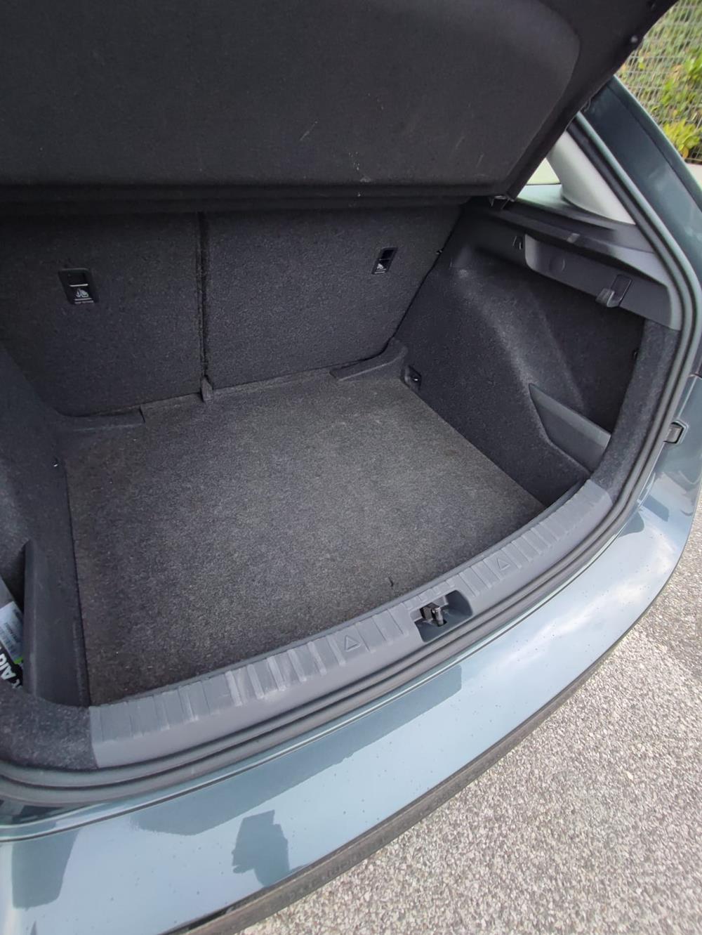 Skoda Scala 1.6TDI DSG 116cv. 85kw.... Ambition Hatchback Diesel